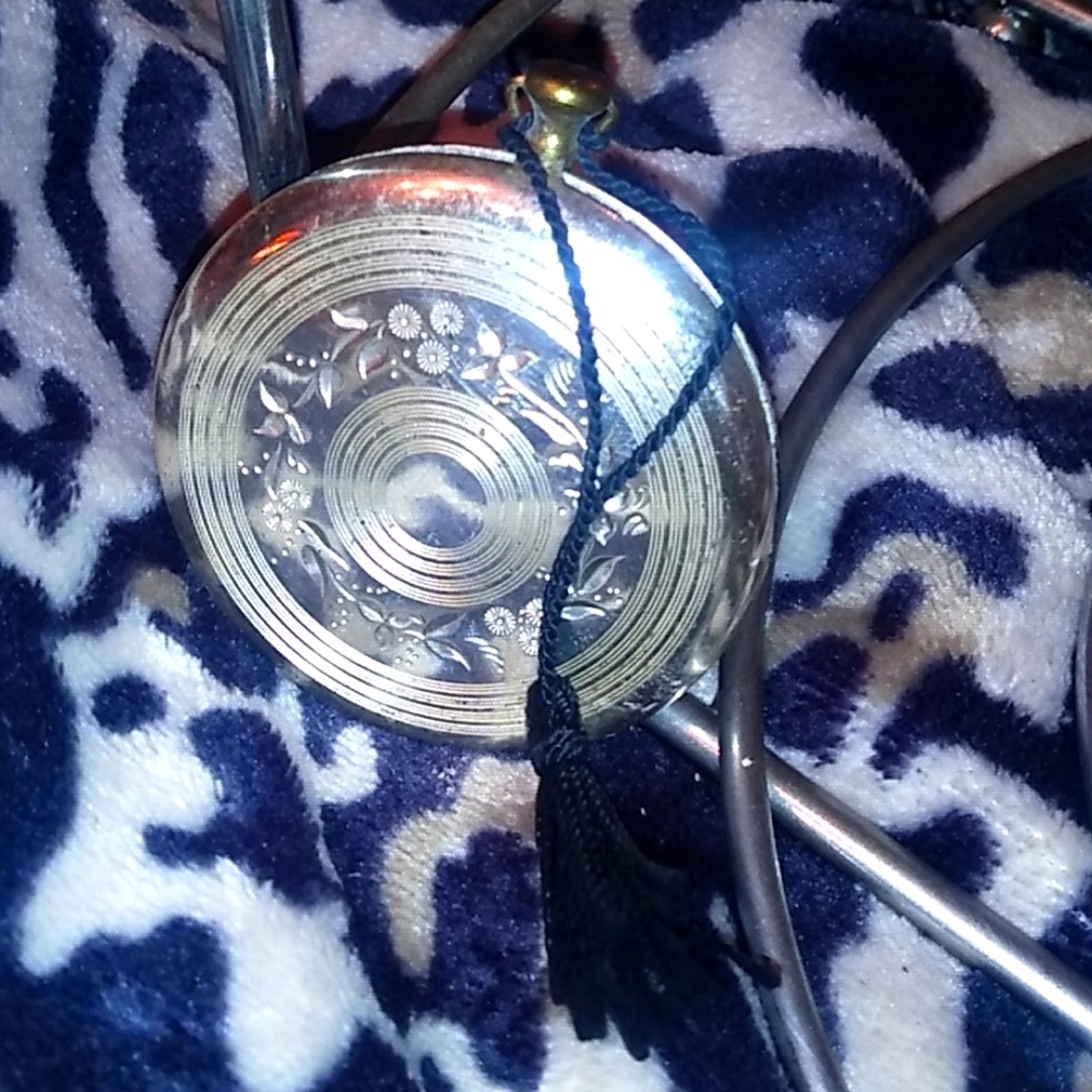 Vintage powder compact